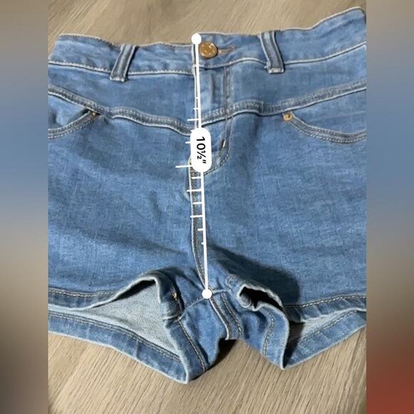 Urban Outfitters BDG Medium Wash High Rise Short Shorts Size 24‎ - Picture 7 of 8